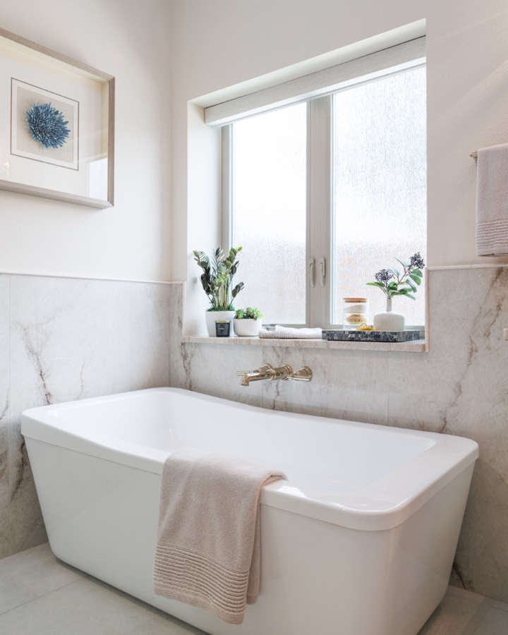 Soaking tub with window plants