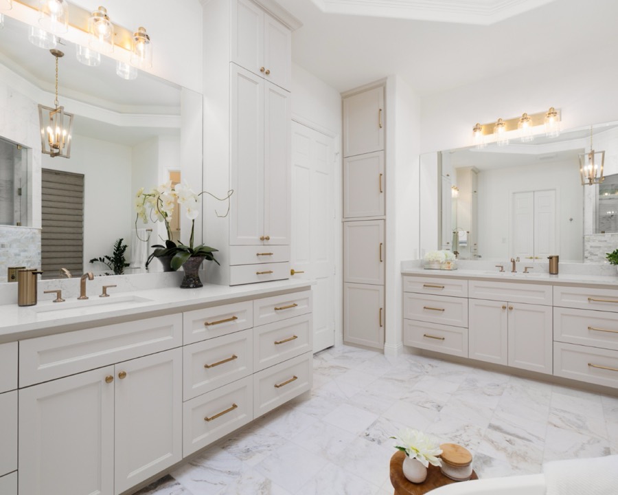 Double vanity marble bath